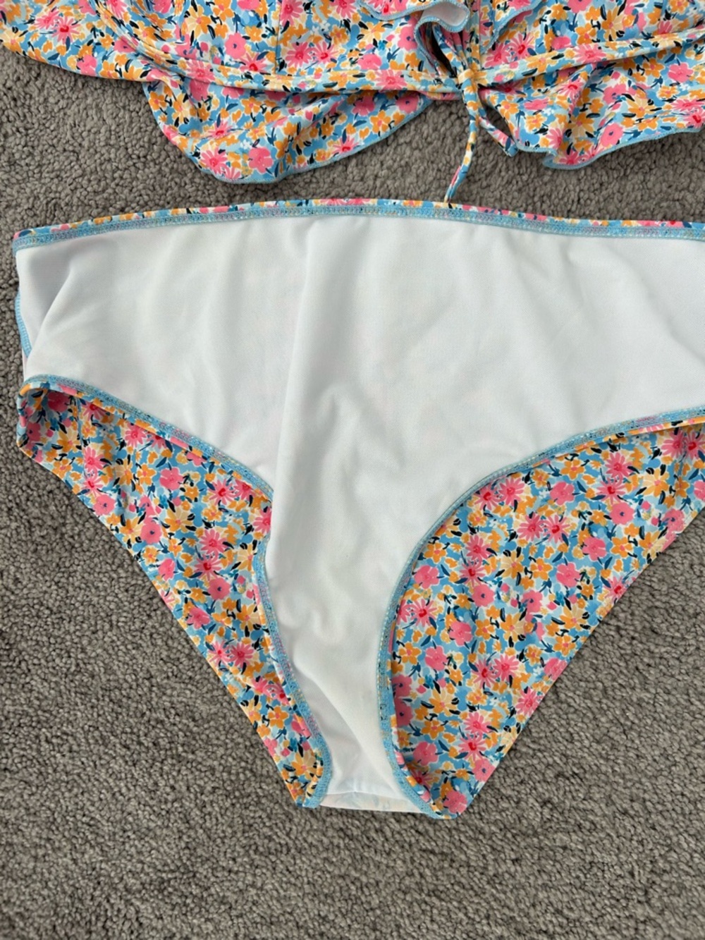 Floral Ruffle Bikini - Picture 3 of 4